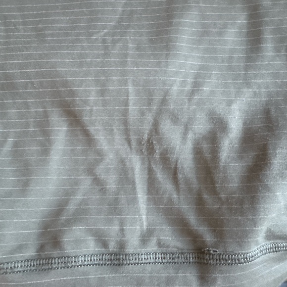 LULULEMON LONG SLEEVE CAMO TOP — SIZE 6 (based on measurements) - Picture 9 of 11